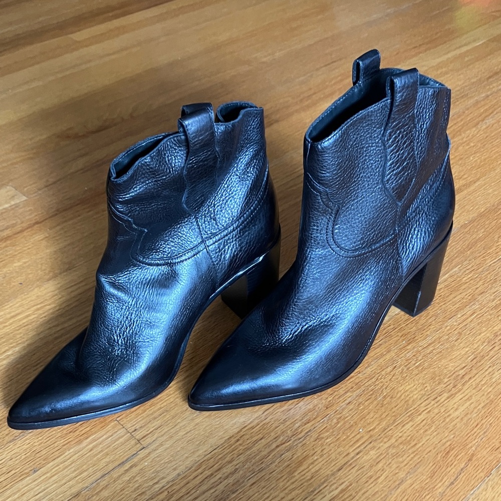 New SCHUTZ Black Textured Ankle Booties